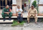 Wujud Kepedulian Dengan Warga, Babinsa Koramil 06/Wedung Komsos Dengan Lansia