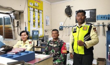 Ciptakan Keamanan Babinsa Koramil 11/Sayung Komsos Dengan Security Perusahaan Tekstil